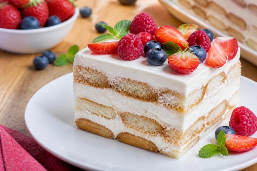 découvrez des recettes gourmandes et faciles de gâteau aux boudoirs rapide et sans cuisson, parfaites pour un dessert express et savoureux.